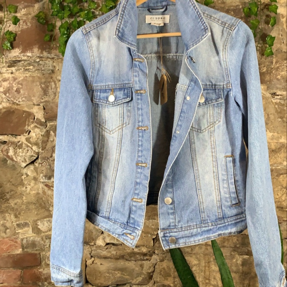 Slightly cropped denim jacket